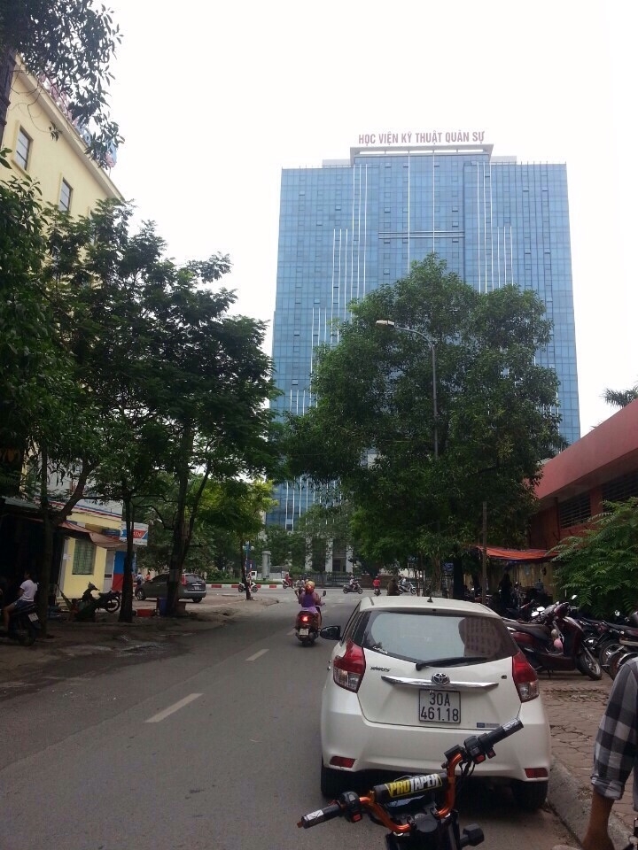 Chính chủ bán nhà mặt phố Dịch Vọng, diện tích 65m2x 7 tầng, giá 15 tỷ; LH 0975880369
