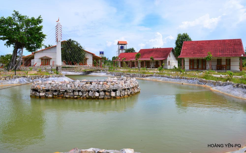 Cần bán resort cửa Cạn - Phú Quốc - Kiên Giang (đường lên Vinpeal Phú Quốc, cách 4km)