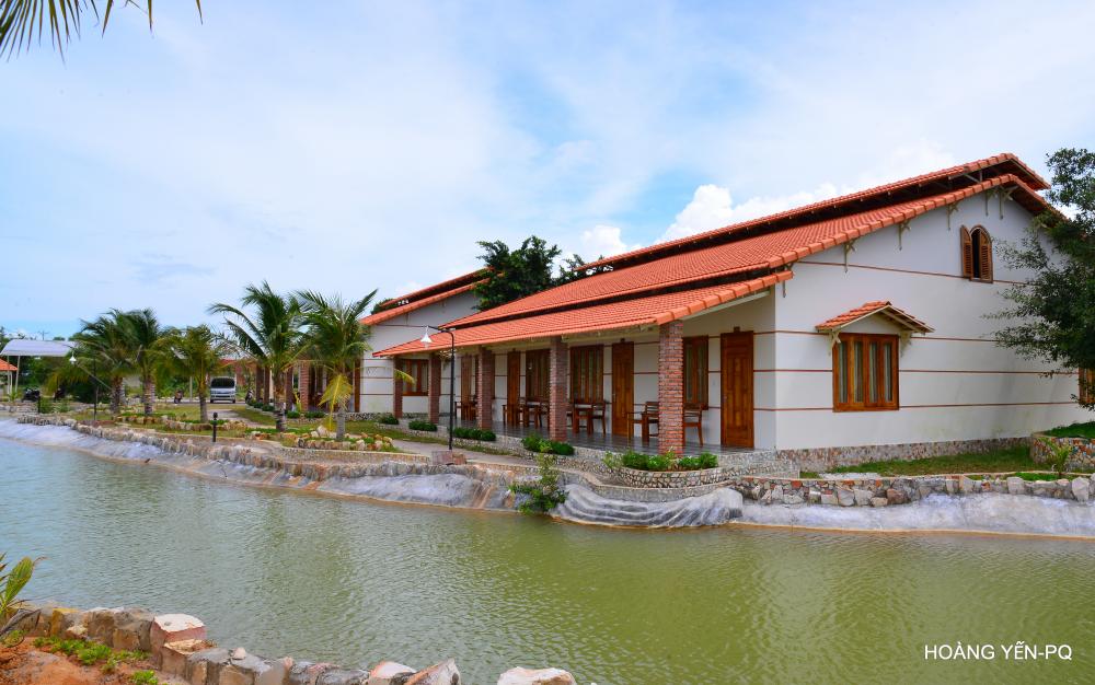 Cần bán resort cửa Cạn - Phú Quốc - Kiên Giang (đường lên Vinpeal Phú Quốc, cách 4km)